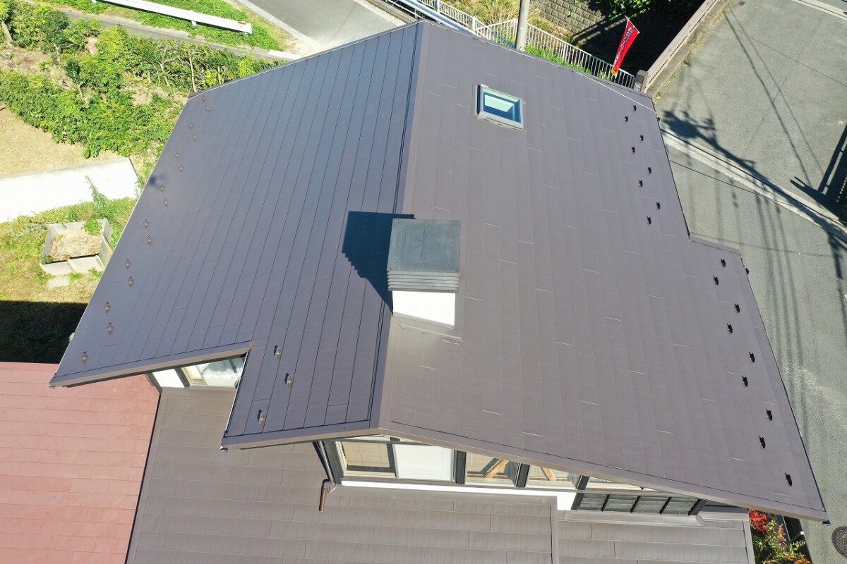 横暖ルーフS(ガルバリウム板金屋根）　屋根葺き替え工事　横浜市
