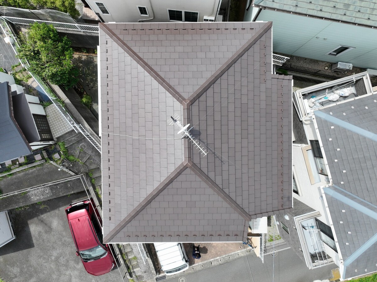 スレート屋根から平板瓦への屋根葺き替え工事　【横浜市】